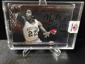 2011 Upper Deck Illustrious Signatures /10 CLYDE DREXLER AUTO CARD - Picture 1 of 2