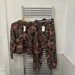 JORDAN Women JORDAN ARTIST SERIES BY PARKER DUNCAN Hoodie & Track Pants M BNWT - Picture 1 of 15