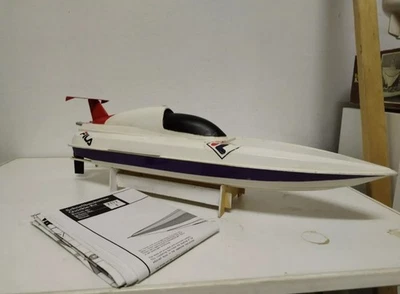 RC Rennboot ( Die MAMBO von Graupner ) mit Motor,Regler ,Empfänger und Servo. - Bild 1 von 4