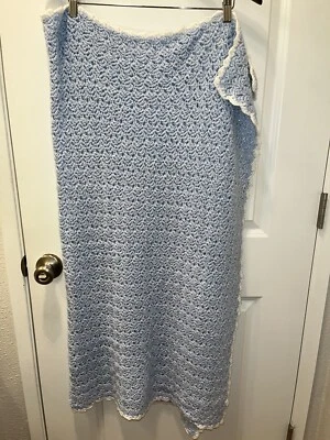 Manta bebé vintage azul ganchillo hecha a mano por Bertha borde blanco 47" x 43" Foto 1 de 4