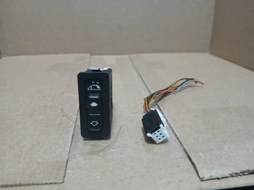 Interruptor de alimentación superior convertible BMW 325i 1994-2000 OEM con enchufe Foto 1 de 4