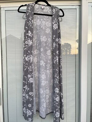 Espanador aberto listras florais preto branco LulaRoe Joy novo com etiquetas pequeno (LLR-31) - Imagem 1 de 4