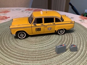 Franklin Mint 1:24 Scale Checker Taxi Cab - Picture 1 of 9