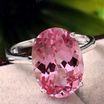 Anillo solitario de piedras preciosas de zafiro natural de corte ovalado de 6,00 quilates enchapado en oro blanco de 18 quilates Foto 1 de 4