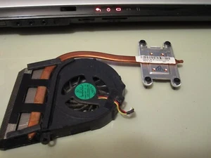 TOSHIBA SATELLITE L755 VENTOLA DI RAFFREDDAMENTO CPU CON DISSIPATORE - FRI3CBLBTA0 - Foto 1 di 3