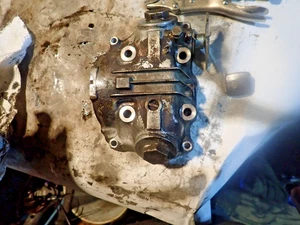 HONDA ATC 200E 1983  BIG RED  Cylinder Head Cover/Rocker Box/Valve Cover - Bild 1 von 5