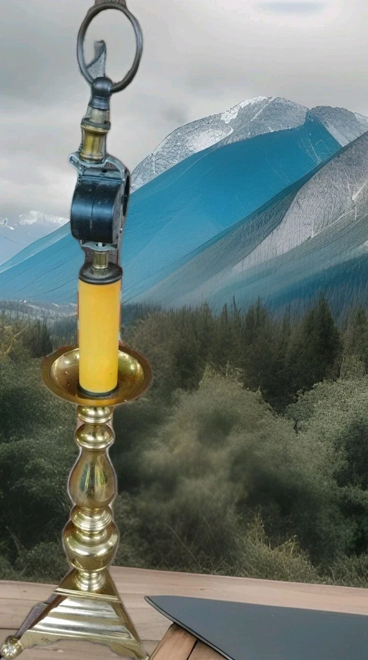 LÁMPARAS VINTAGE DE LATÓN MACIZO; 20" CANDELABRO TORCIDO; ESCRITORIO, MESA, CONSOLA, BUFFET Foto 1 de 3