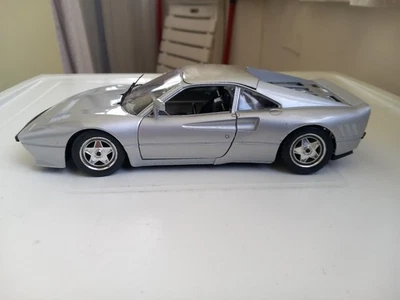 FERRARI GTO BURAGO 1/18 GRIGIO METALLIZATO - Immagine 1 di 4