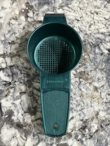 Tupperware Mini Sifter Loose Tea Strainer Gadget 879 Green - Picture 1 of 5
