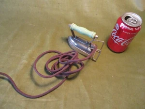 VINTAGE ELEKTRISCHES REISEBÜGELEISEN {KITCHENALIA} UNSIGNIERT - Bild 1 von 4
