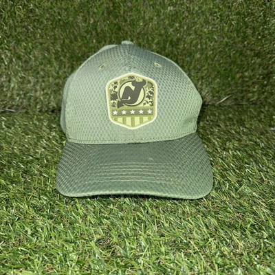 Sombrero verde New Jersey NJ Devils de Military Appreciation Night 27/03/2022 Foto 1 de 4