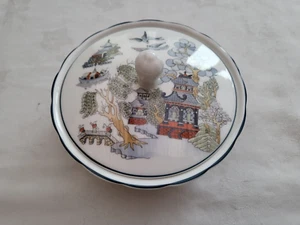 Wedgwood Bone China Chinese Legend Round Lidded Bowl - Picture 1 of 8