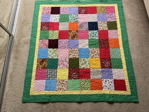 Project Linus Trapunta Bambino Cani e Gatti - Patchwork Floreale Cucito a Macchina 50"X45" - Foto 1 di 6