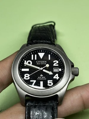 Citizen Ray Mears Pro Master Resistente Eco-Drive 38 mm Titanio 7828-H09971 Para hombres  Foto 1 de 4