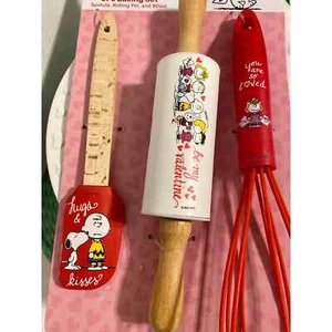 Peanuts Snoopy Valentine’s 3 pc Baking set - Picture 1 of 2