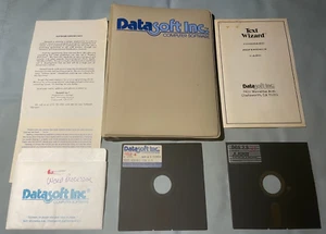 TEXT WIZARD - Atari 400/800 Computer Datasoft Software Disk in Binder - TESTED! - Picture 1 of 2