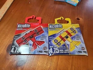 MicroKite Mini Micro Mylar Cometa Rojo Barón y BiPlane 4.75" Juguete de Playa X-Kites - Imagen 1 de 4
