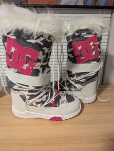 DC CHALET 2.0 SE Blanco/Rosa Gris Camuflado Mujer Talla 10 BOTAS DE NIEVE INVIERNO Y2K - Imagen 1 de 13