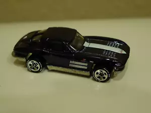 Corvette 1963 convertible cromo negro blanco neumáticos con letras de Hot Wheels - Imagen 1 de 2