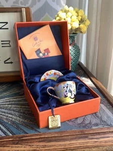 Mini taza y platillo coleccionable Charlotte Di Vita raro C 361 pintado a mano - Imagen 1 de 8