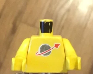 Lego Classic Space gelbe Minifiguren Torso Mond Muster, mit gutem Druck - Bild 1 von 1