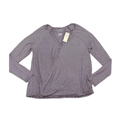 Camiseta para mujer American Eagle suave y sexy cuello en V manga larga mediana a rayas rojas Foto 1 de 4