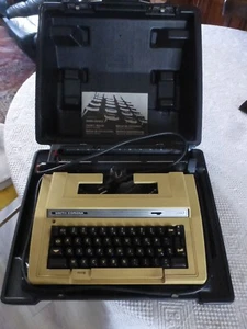 Machine À Écrire Électrique portable vintage SMITH CORONA S 300 fonctionne - Photo 1/8