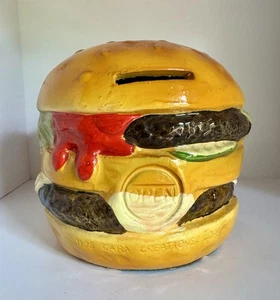Vintage anni 70 Pop Art CARA Creations Cheeseburger Hamburger 5” Coin Bank novità decorazione - Foto 1 di 8