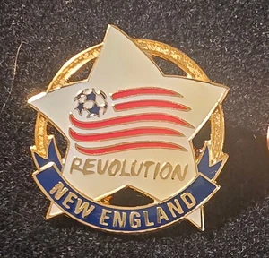 NEW ENGLAND REVOLUTION LAPEL PIN - Picture 1 of 2