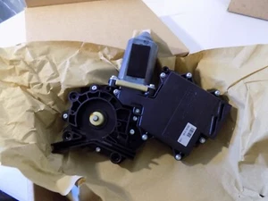 Genuine Ford Galaxy 2000-2006 Left Hand Front Window Regulator  Motor 1108580 - Picture 1 of 1