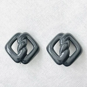 Bonitos Pendientes de Clip Vintage Firmados TRIFARI Gris Oscuro Esmalte F129 - Imagen 1 de 3