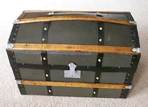 Antique Doll or Salesman Sample Barrel Top Trunk, Interior Tray & Trim, Steamer - Picture 1 of 12