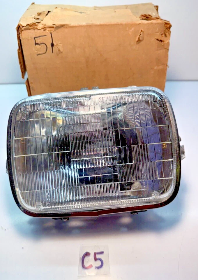 Nuevo de Lote Antiguo 1981-1987 Chevy C10 C20 C30 Blazer Suburban Faro Cubo Van C5-51 Foto 1 de 4