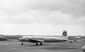 35MM ORIGINAL AIRCRAFT NEGATIVE N1281 INTERNATIONAL AIRLINES DC-6 1965  #8309 - Foto 1 di 1