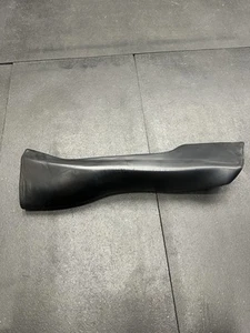 Refuerzo asiento trasero lado conductor negro ónix 8D5885703 OEM Audi B5 S4 OEM - Imagen 1 de 9