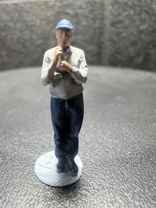 Railway Miniature Figure Old Worker Man Train OO Scale 3d Printed Painted - Foto 1 di 5