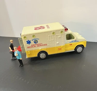 Metro City Emergency Medical Services Vintage Toy Truck Rescue 18 Made In 2000. - Image 1 of 4
