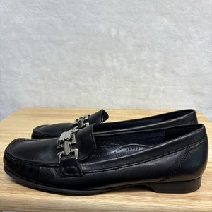 Mocassini slip on Cole Haan Anjali in pelle nera e argento a catena taglia 8 AA - Foto 1 di 13