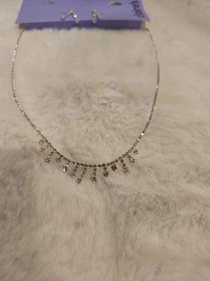 Juego de mini gargantilla de goteo y pendientes colgantes de cristal plateado Claire's para mujer  Foto 1 de 4