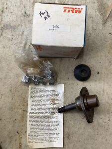 FORD-LINCOLN-MERCURY 1957-1980-Ball Joint -MADE IN USA-- TRW 10262 NOS New