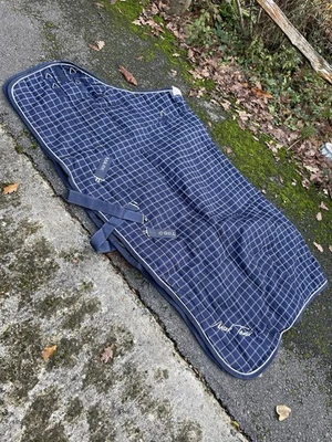 6ft 150g Mark Todd Washed Light Fill Lightweight Stable Rug Has Rings For Hood - Image 1 of 4