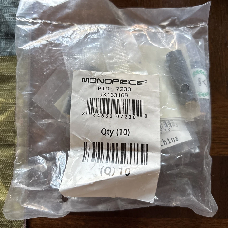 Monoprice 3.5mm S Jack a 3.5mm S Jack, Adaptador 7230 - Bolsa de 10 Foto 1 de 1