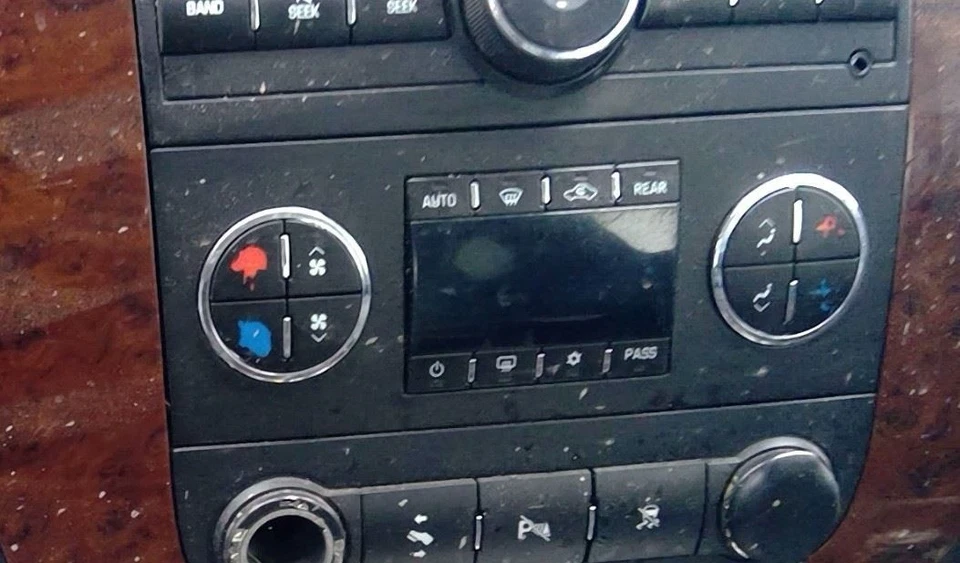 07 08 09 10 2011 Chevy Suburban 1500 control de temperatura (automático) | OPT CJ2 Foto 1 de 4