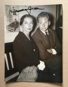 Harald Juhnke + Gattin Sybille Werden (Orig.-Autogramme auf Pressefoto v. 1959) - Bild 1 von 3