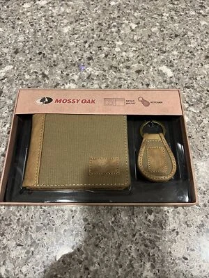 Cartera plegable y llavero grabado roble musgo en relieve - Foto 1 de 4