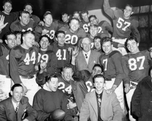 Chicago Cardinals - 1947 NFL Champions Team Celebration, 8x10 B&W Photo - Picture 1 of 1