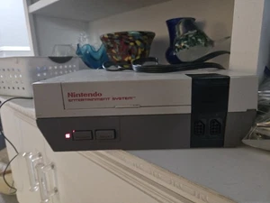Consola NES luz parpadea sistema Nintendo original solo piezas de reparación COMO ESTÁ, JJ - Imagen 1 de 4