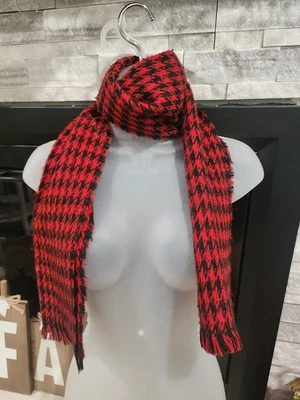 Bufanda Michelle Stuart Berry & Black espiga 100 % acrílico 52" ligera Foto 1 de 4