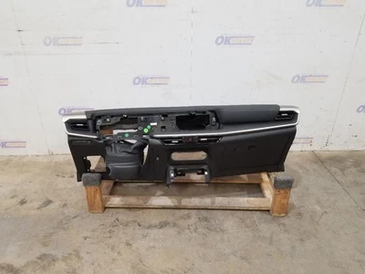 25 2025 NISSAN KICKS S DASH PANEL BLACK WITH SRS, BEZEL, AND GLOVE BOX Foto 1 de 4