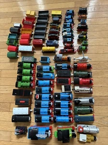 Thomas & Friends Trackmaster Lote de 80+ Coches Motores de Tren Motorizados Varios ¡Guau! - Imagen 1 de 1